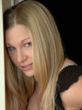 Leia strips down in the doorway